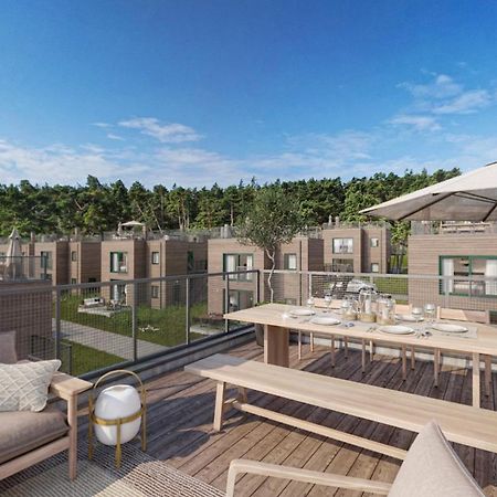 Vaestoes Strand By First Hotels Lärbro Exterior photo